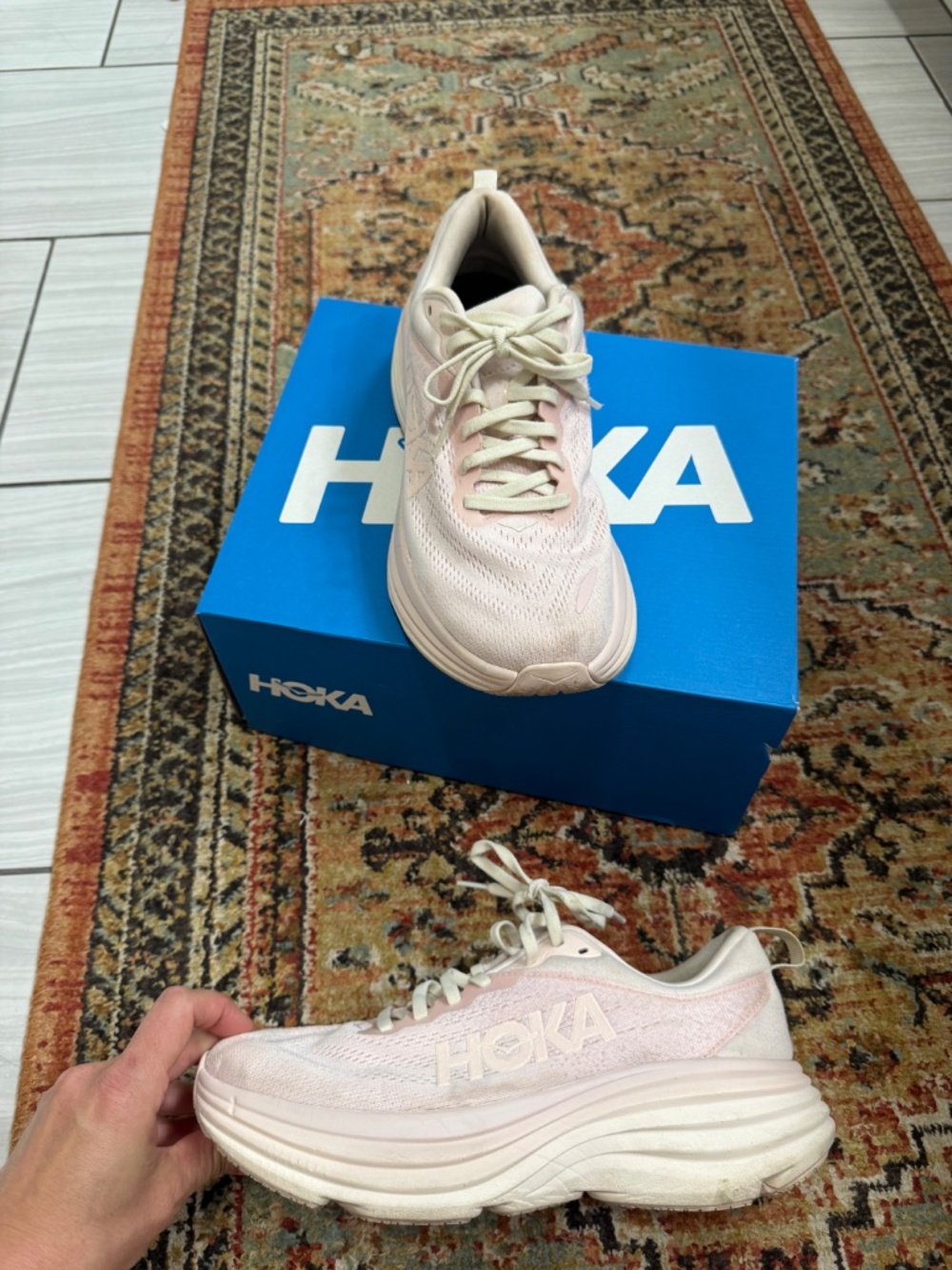 HOKA Bondi 8 running shoes - Picture 3 of 7